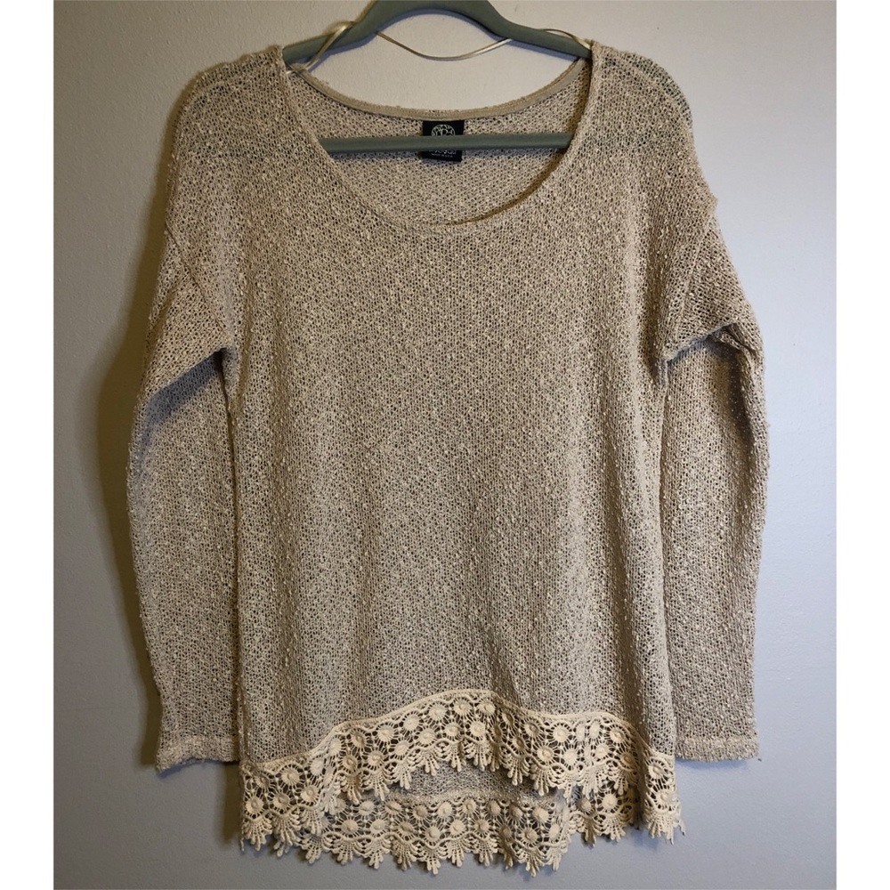 EUC - Junior’s Loose-knit Top